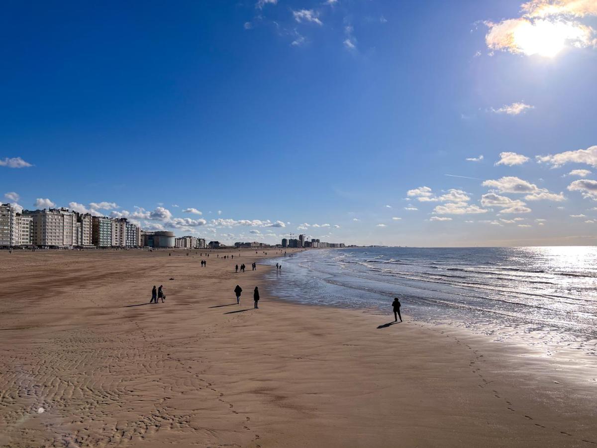 Location Commodore Oostende Buitenkant foto